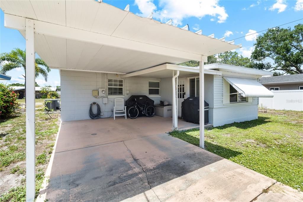 Active With Contract: $415,000 (3 beds, 2 baths, 1200 Square Feet)