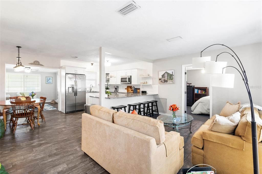 Active With Contract: $415,000 (3 beds, 2 baths, 1200 Square Feet)