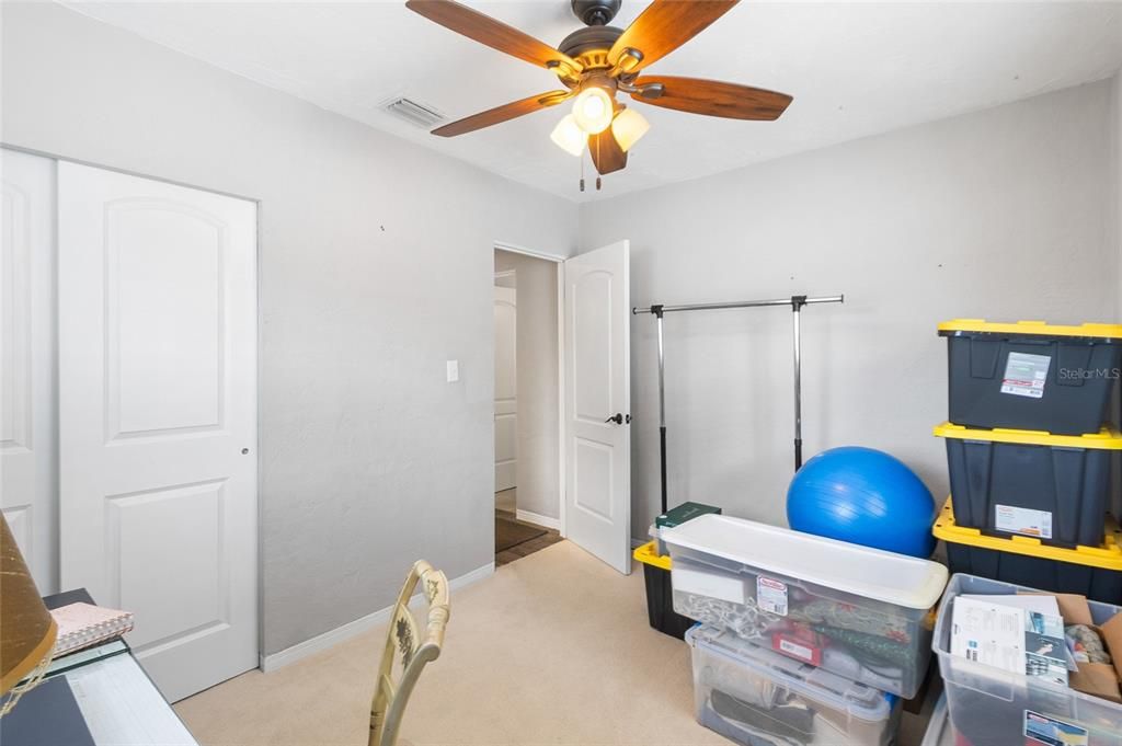 Active With Contract: $415,000 (3 beds, 2 baths, 1200 Square Feet)