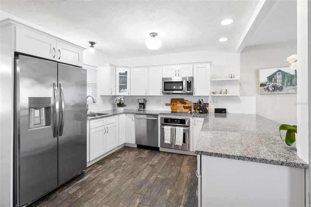 Active With Contract: $415,000 (3 beds, 2 baths, 1200 Square Feet)