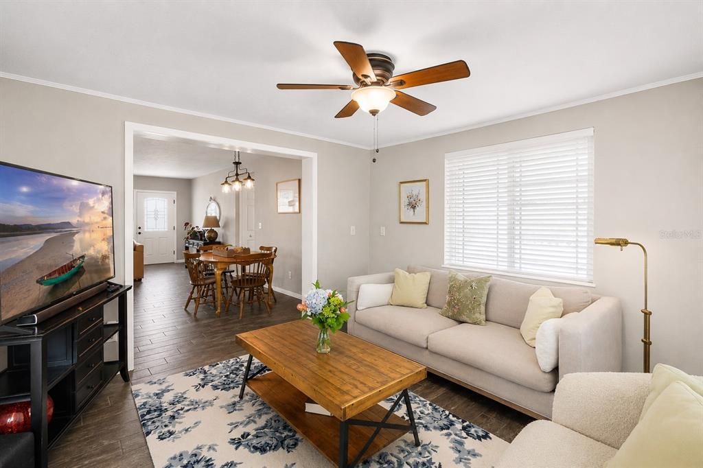 Active With Contract: $415,000 (3 beds, 2 baths, 1200 Square Feet)