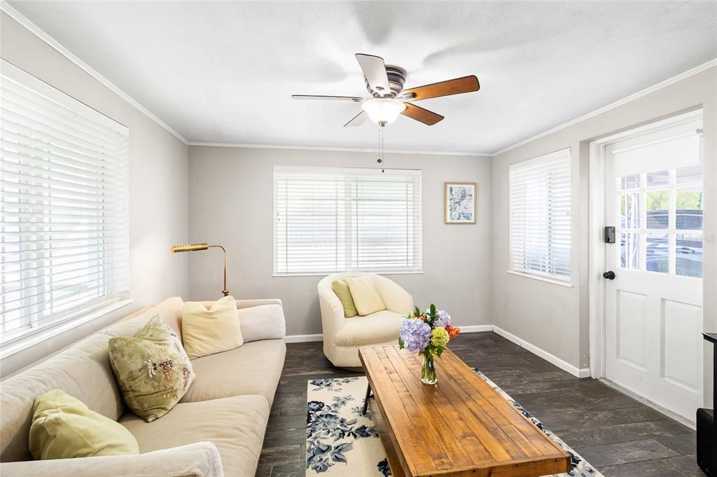 Active With Contract: $415,000 (3 beds, 2 baths, 1200 Square Feet)