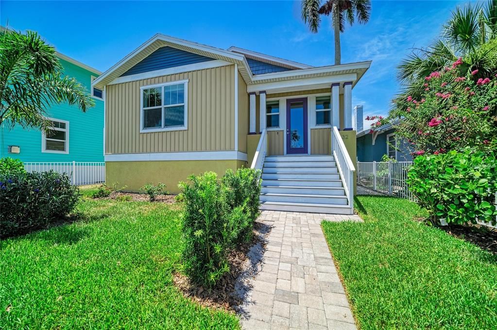 En Venta: $735,999 (4 camas, 3 baños, 1921 Pies cuadrados)