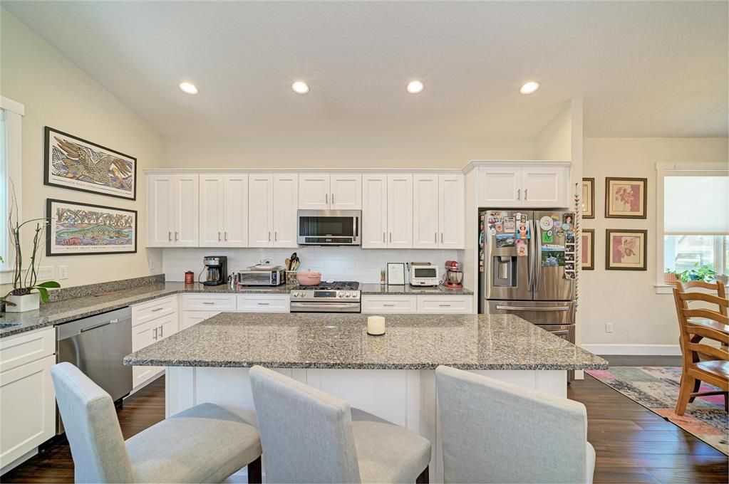 En Venta: $735,999 (4 camas, 3 baños, 1921 Pies cuadrados)