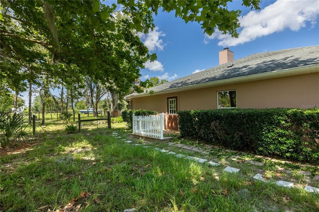 En Venta: $769,500 (5 camas, 4 baños, 3315 Pies cuadrados)