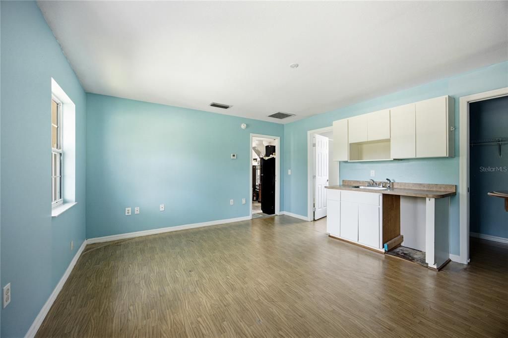 En Venta: $769,500 (5 camas, 4 baños, 3315 Pies cuadrados)
