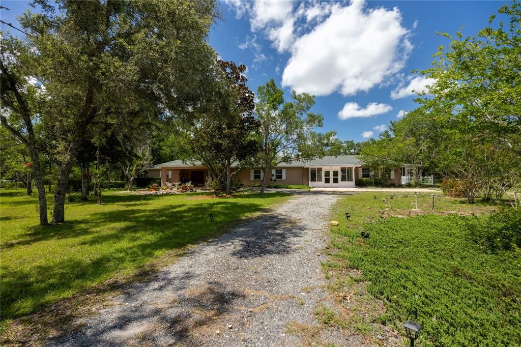En Venta: $769,500 (5 camas, 4 baños, 3315 Pies cuadrados)