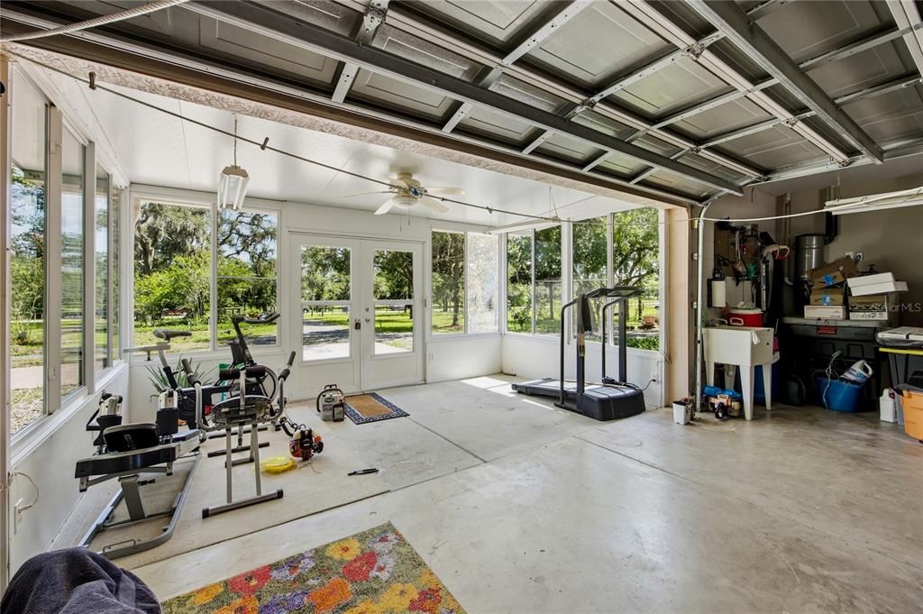 En Venta: $769,500 (5 camas, 4 baños, 3315 Pies cuadrados)