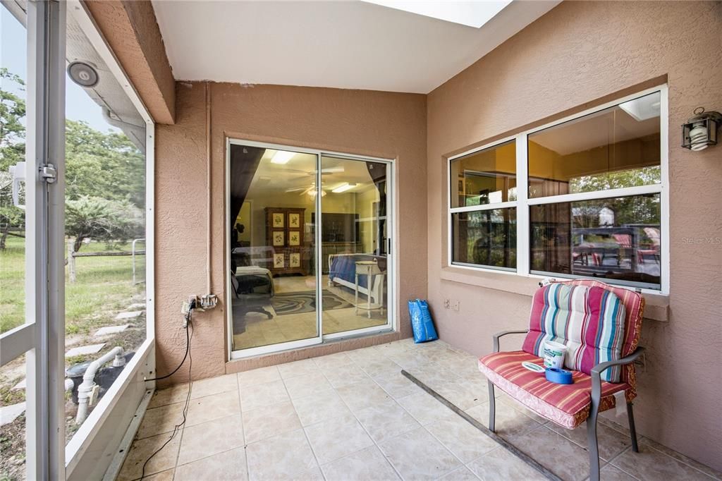 En Venta: $769,500 (5 camas, 4 baños, 3315 Pies cuadrados)