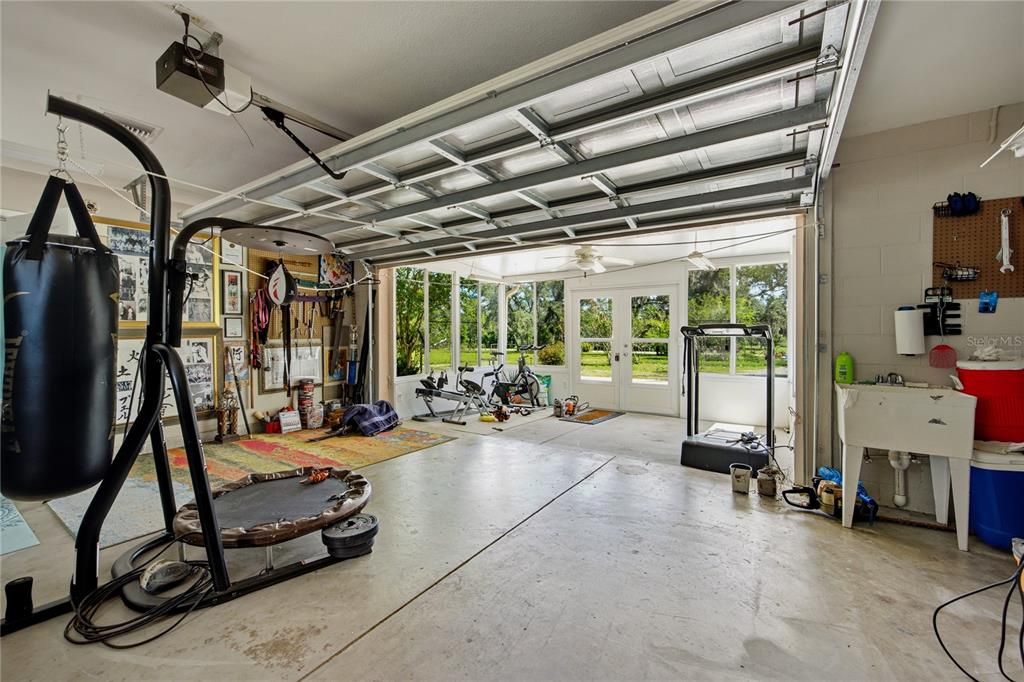 En Venta: $769,500 (5 camas, 4 baños, 3315 Pies cuadrados)