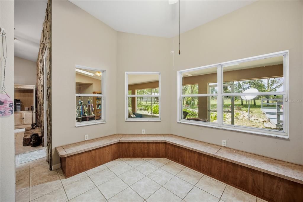 En Venta: $769,500 (5 camas, 4 baños, 3315 Pies cuadrados)