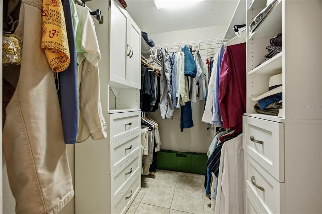 En Venta: $769,500 (5 camas, 4 baños, 3315 Pies cuadrados)