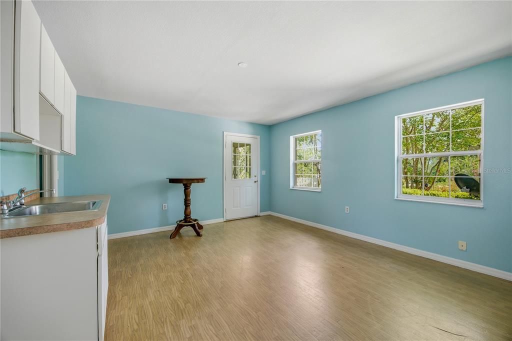 En Venta: $769,500 (5 camas, 4 baños, 3315 Pies cuadrados)