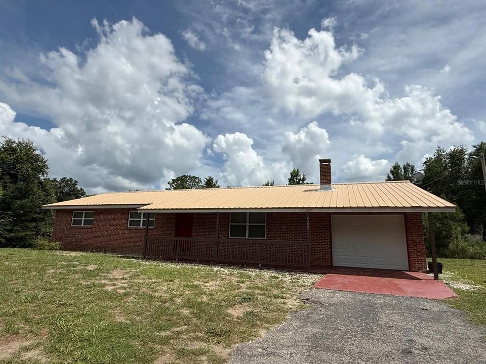 For Sale: $319,900 (3 beds, 2 baths, 1431 Square Feet)