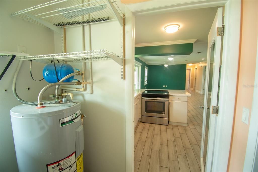 На продажу: $249,999 (3 спален, 2 ванн, 1220 Квадратных фут)