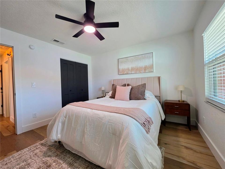For Sale: $249,900 (2 beds, 1 baths, 739 Square Feet)
