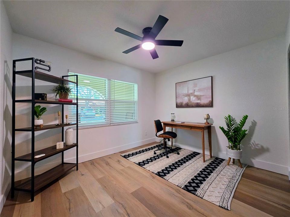 For Sale: $249,900 (2 beds, 1 baths, 739 Square Feet)