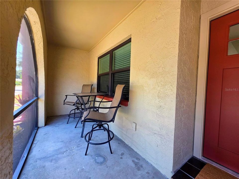 For Sale: $249,900 (2 beds, 1 baths, 739 Square Feet)