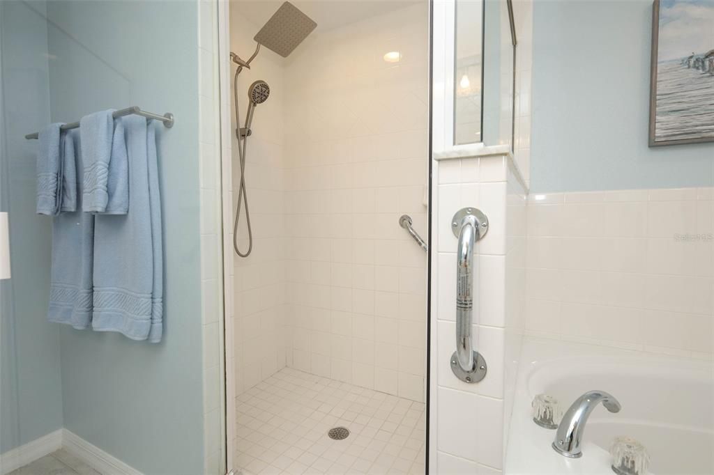 For Sale: $500,000 (3 beds, 2 baths, 1698 Square Feet)