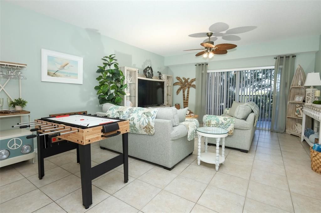 For Sale: $500,000 (3 beds, 2 baths, 1698 Square Feet)