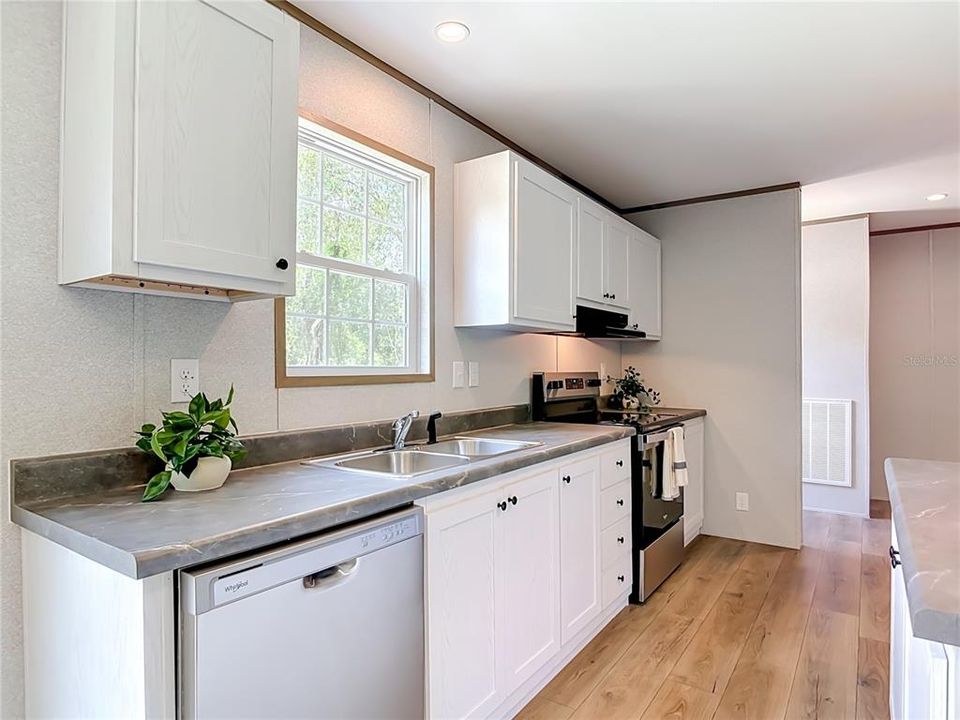 En Venta: $278,000 (4 camas, 2 baños, 1813 Pies cuadrados)