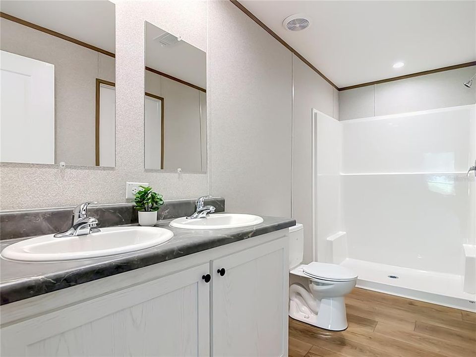 En Venta: $278,000 (4 camas, 2 baños, 1813 Pies cuadrados)