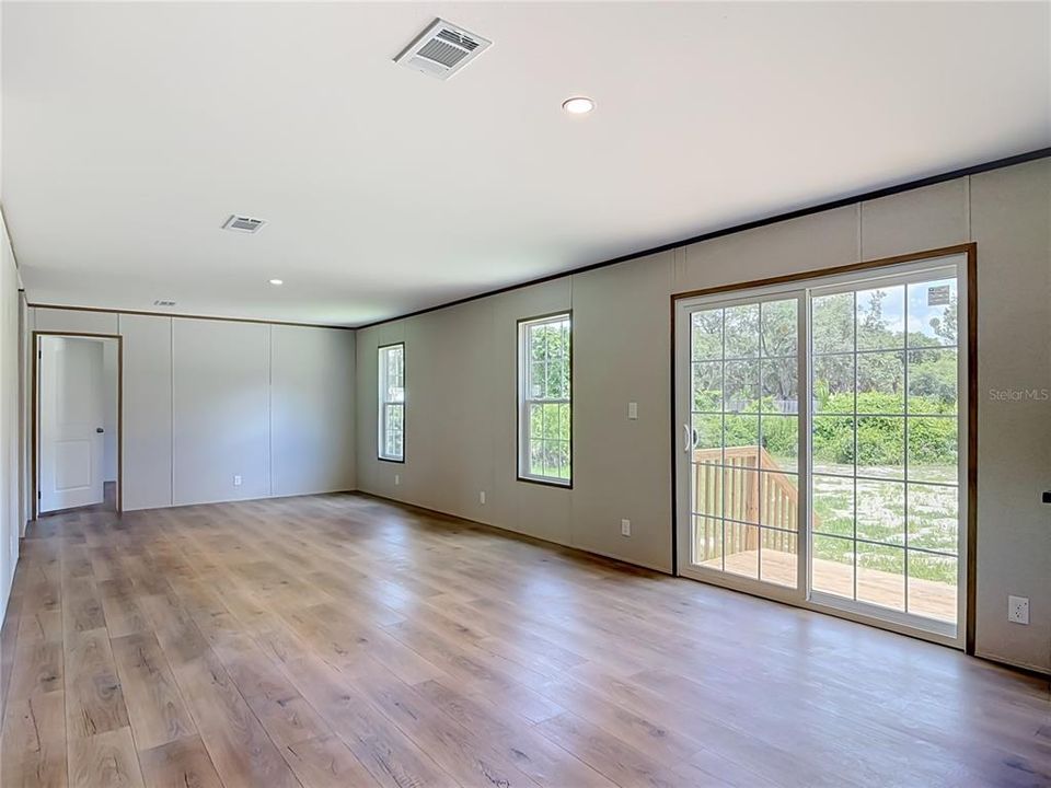 En Venta: $278,000 (4 camas, 2 baños, 1813 Pies cuadrados)