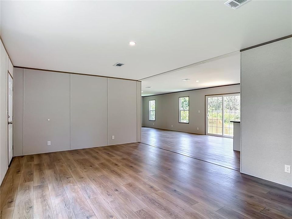 En Venta: $278,000 (4 camas, 2 baños, 1813 Pies cuadrados)