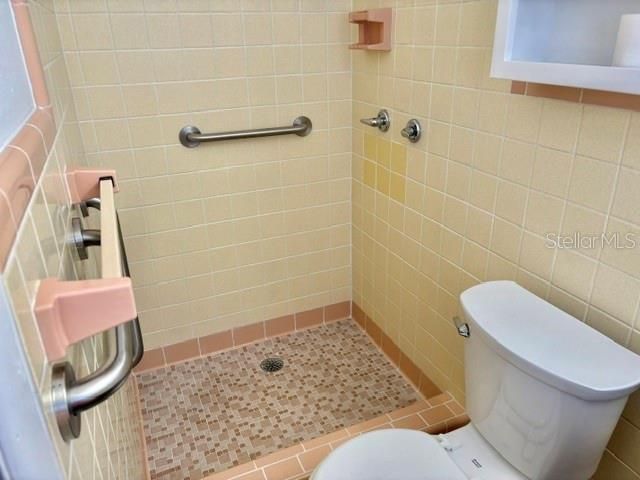 На продажу: $239,900 (3 спален, 2 ванн, 1220 Квадратных фут)