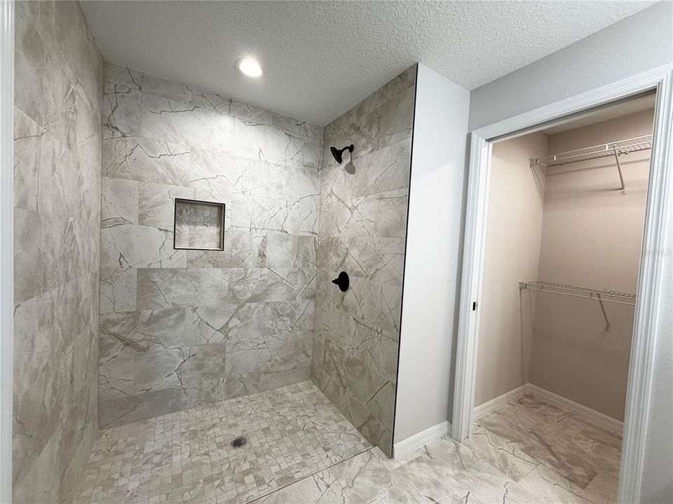 For Sale: $249,900 (3 beds, 2 baths, 1209 Square Feet)
