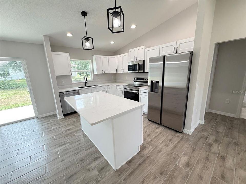 For Sale: $249,900 (3 beds, 2 baths, 1209 Square Feet)