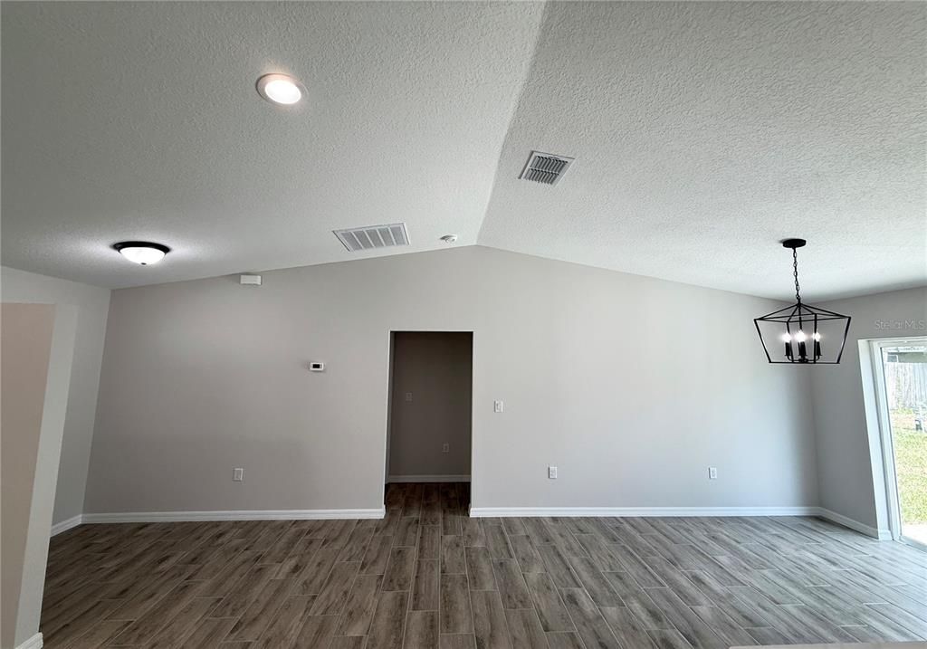 For Sale: $249,900 (3 beds, 2 baths, 1209 Square Feet)