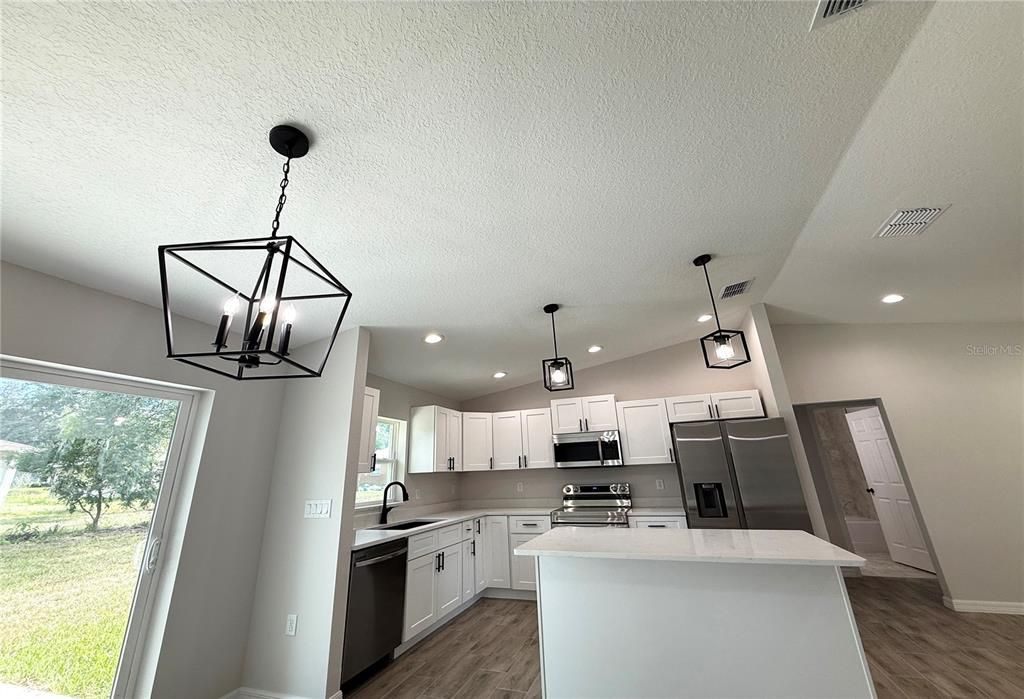For Sale: $249,900 (3 beds, 2 baths, 1209 Square Feet)