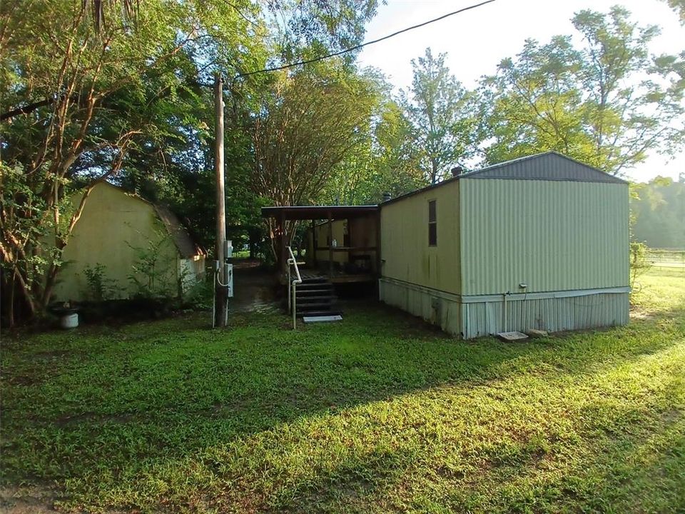 For Rent: $1,550 (3 beds, 2 baths, 1064 Square Feet)