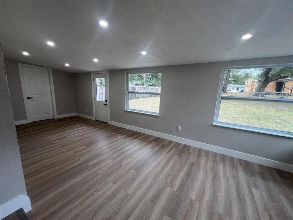 : $1,950 (2 спален, 2 ванн, 1124 Квадратных фут)