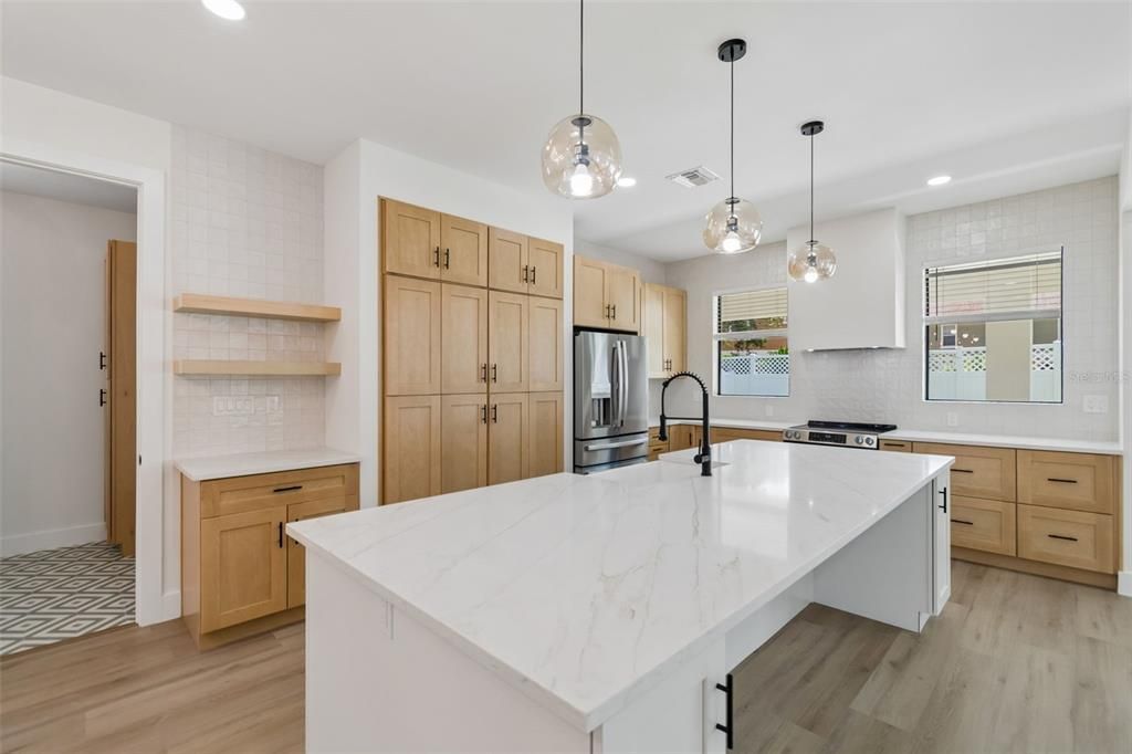 На продажу: $1,199,900 (4 спален, 4 ванн, 3125 Квадратных фут)