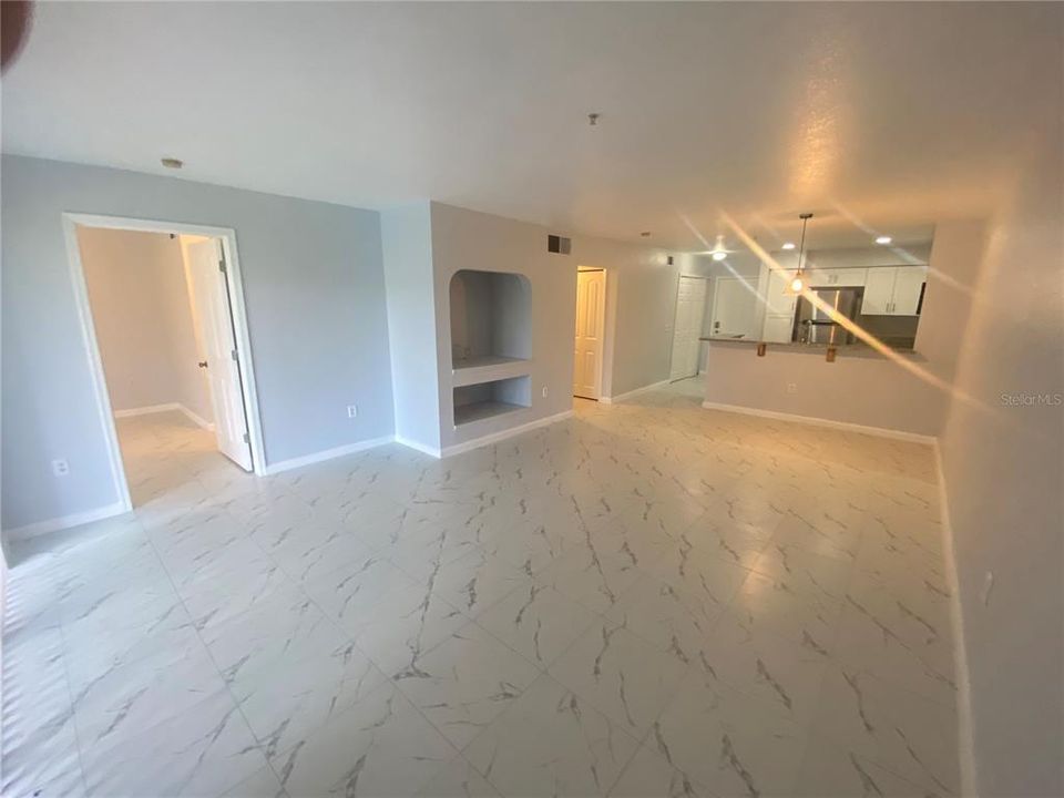 На продажу: $224,900 (2 спален, 2 ванн, 1020 Квадратных фут)