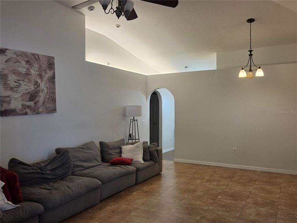 В аренду: $2,595 (3 спален, 2 ванн, 1865 Квадратных фут)