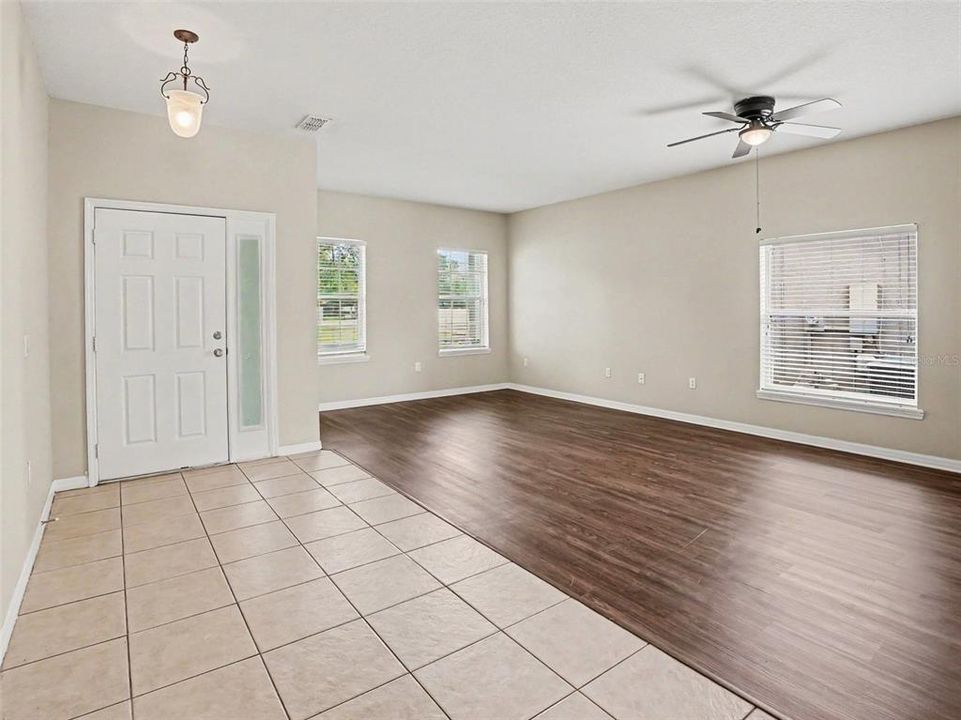 Active With Contract: $354,900 (3 beds, 2 baths, 1630 Square Feet)