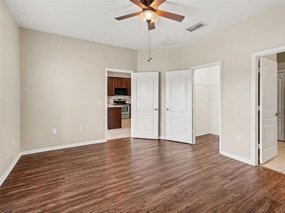 Active With Contract: $354,900 (3 beds, 2 baths, 1630 Square Feet)