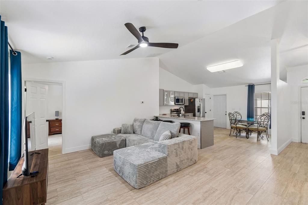 En Venta: $289,000 (3 camas, 2 baños, 1313 Pies cuadrados)
