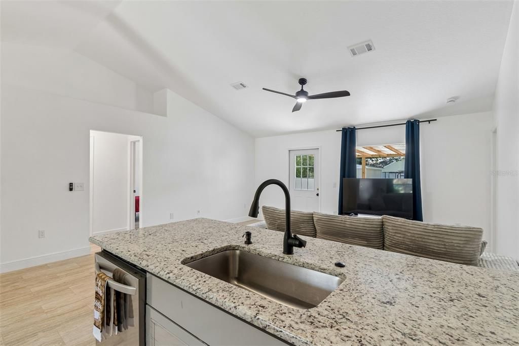 En Venta: $289,000 (3 camas, 2 baños, 1313 Pies cuadrados)