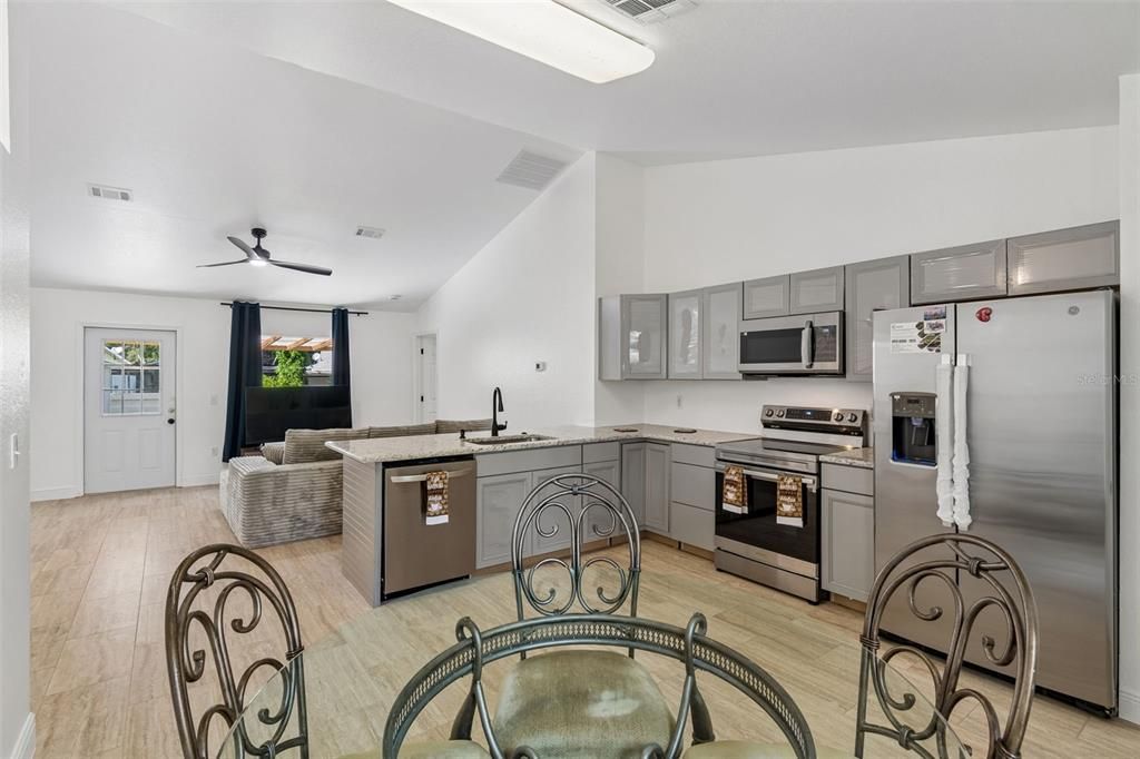 En Venta: $289,000 (3 camas, 2 baños, 1313 Pies cuadrados)