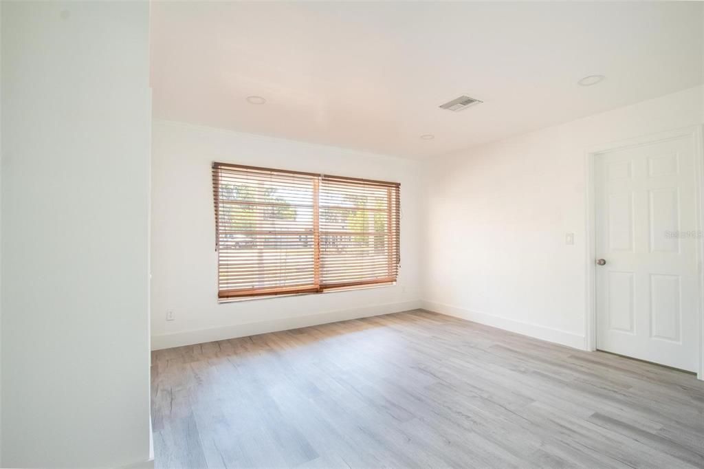 For Sale: $430,000 (4 beds, 0 baths, 2000 Square Feet)