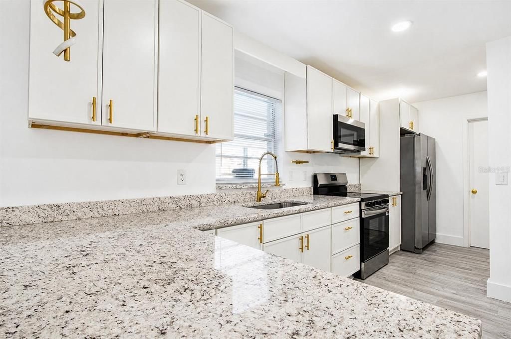 For Sale: $430,000 (4 beds, 0 baths, 2000 Square Feet)