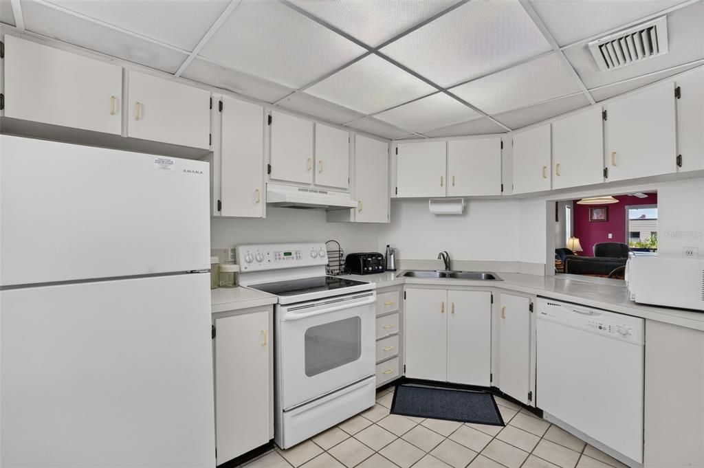For Sale: $140,000 (2 beds, 2 baths, 1158 Square Feet)