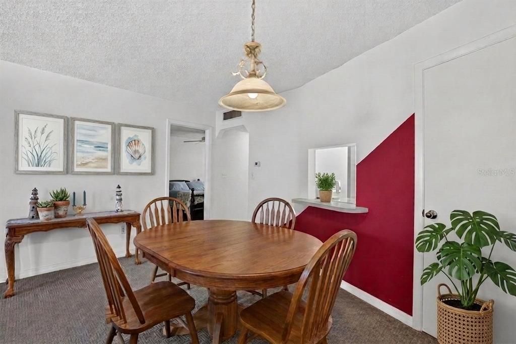 For Sale: $140,000 (2 beds, 2 baths, 1158 Square Feet)