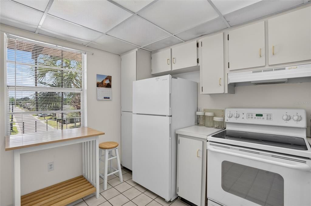 For Sale: $140,000 (2 beds, 2 baths, 1158 Square Feet)