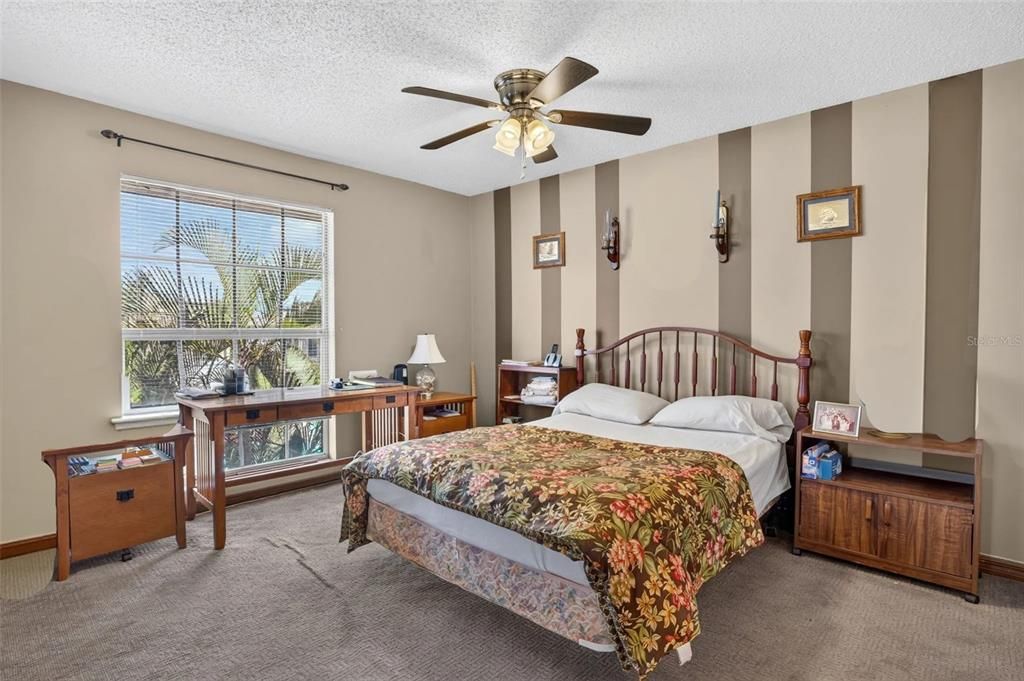 For Sale: $140,000 (2 beds, 2 baths, 1158 Square Feet)