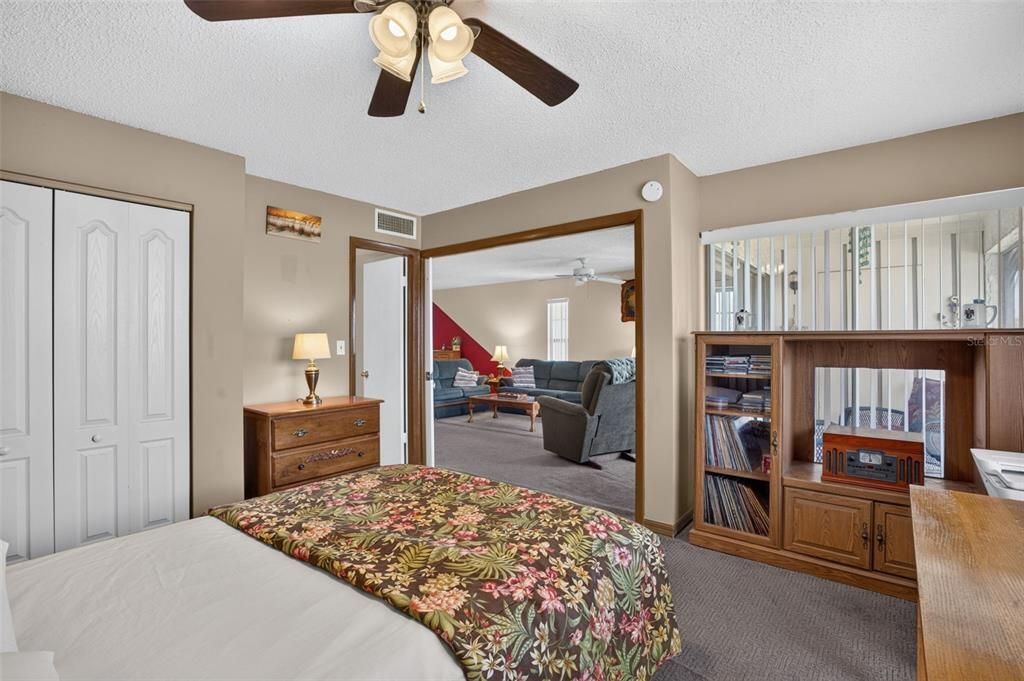 For Sale: $140,000 (2 beds, 2 baths, 1158 Square Feet)